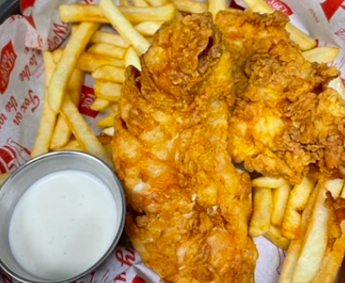 The Fox Restaurant & Brewery signature dishes Fish ´N´ Chips
Chicken Pot Pie
Western Bacon Burger